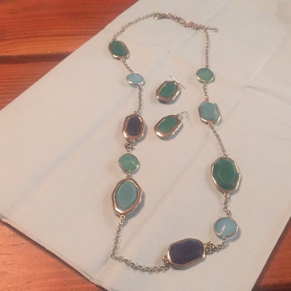 Premier Designs Jewelry - Gorgeous necklace and earring set